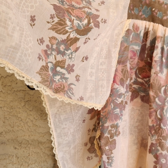 VINTAGE  70s CUTE LACE & FLORAL FABRIC BELL SLEEVES CROP TOP SHIRT BLOUSE - Picture 8 of 10
